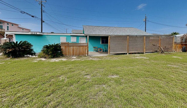Paradise Retreat | Pet Friendly, Walk to Beach!