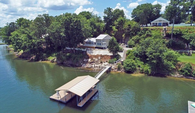 “Paradise to Me” Smith Lake Home-Great Location- Across from Smith Lake Park
