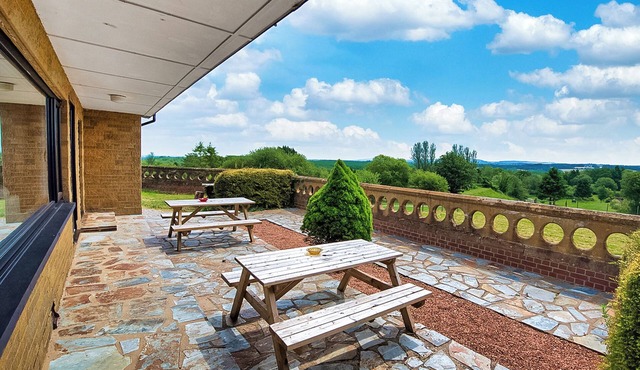 Paradise View - UK49059