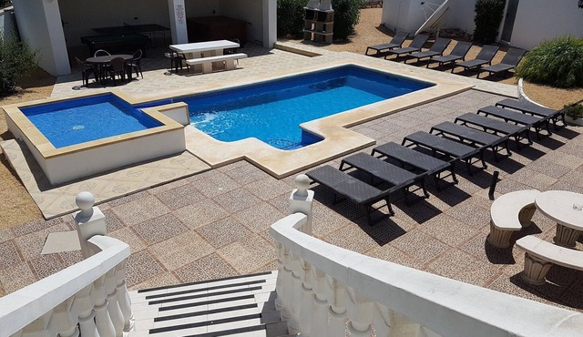 Paradise Villa - Quiet, Sun Terrace, Pool, Hot-tub, Games Rooms, Golden Beaches