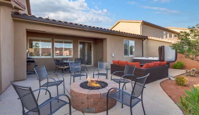 Paradise Village Resort 86, Private Hot Tub, Game System, Community Amenities, and more