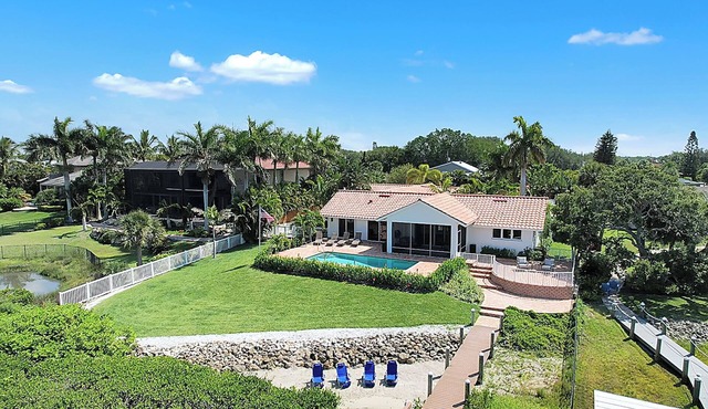 Paradise with a pool, pier and private beach area