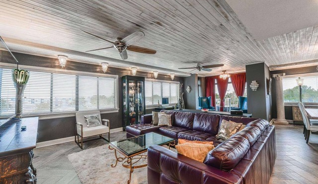 Paradiso - Divine Condo, Perfect Location Walkable to Everything Downtown