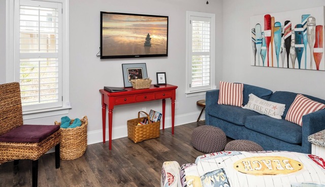 Paradox Place-Cozy Apartment on Oak Island