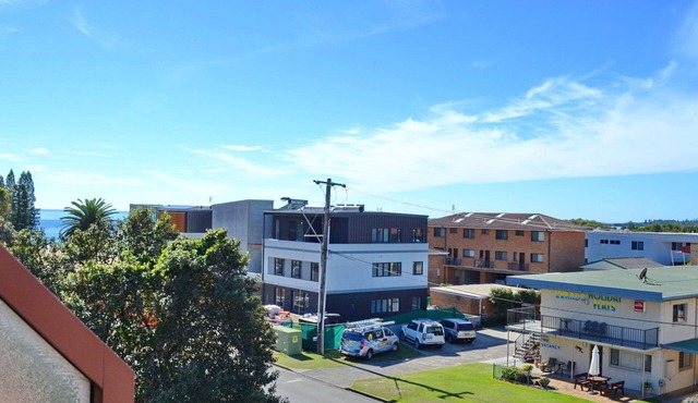 Paragon Apartment 8 - walk to the beach