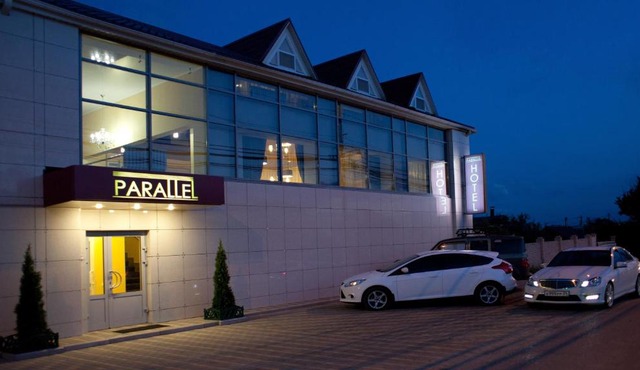 Parallel Hotel