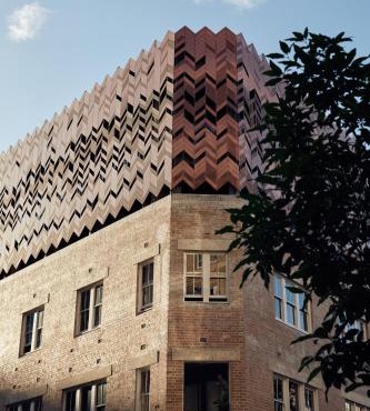 Paramount House Hotel