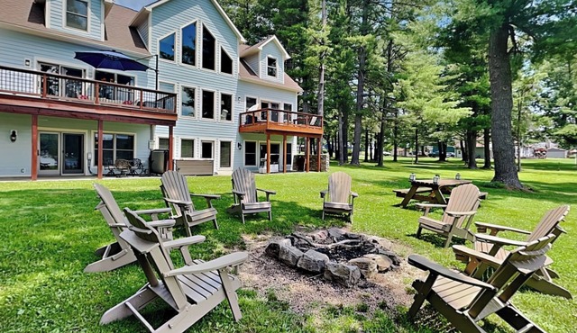 Paravel | Epic Retreat, Private Dock, Hot Tub