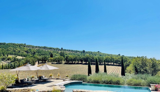 PARC NATIONAL LUBERON Bergerie 18th View 360° lavender heated pool overflow