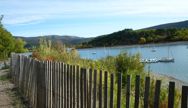 Parc Régional du Verdon. Location Proche du Lac de Sainte Croix