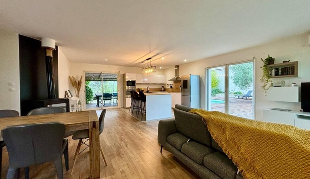 Parenthèse ensoleillée à Souvignargues - House with swimming pool and southern charm