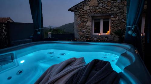 Parenthèse à 2, jacuzzi privé illimité extérieur