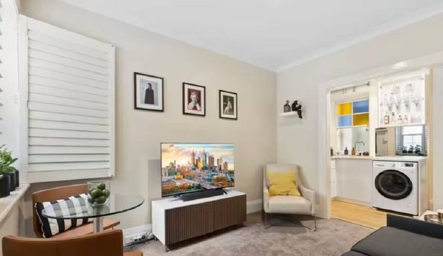 Paris-End Potts Point Stay