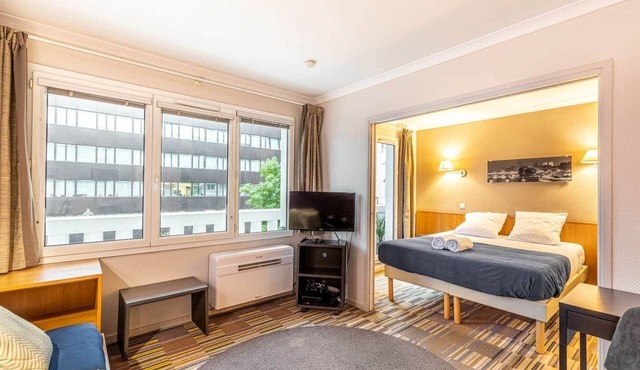 Paris Expo Aparthotel Porte de Versailles +Parking