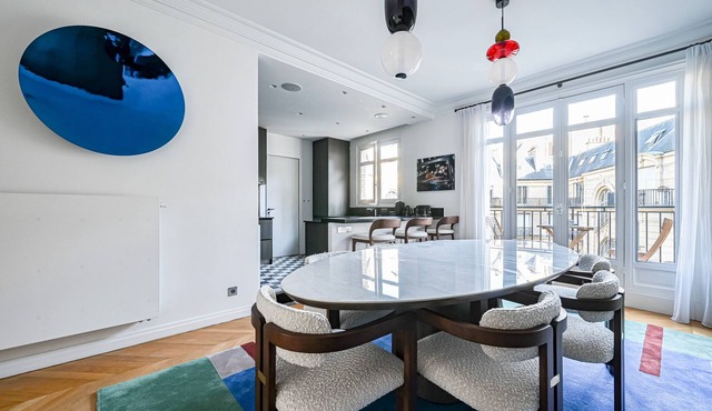 Paris little song - Eiffel Tower & Champs Elysées