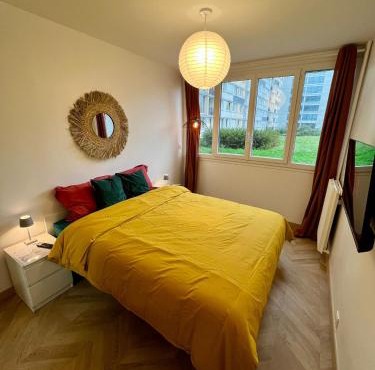 PARIS-MONTROUGE Magnifique Appartement 2 pièce de 56m2 - très cosy pour 1 à 6 personnes refait à neuf - ENTIRE APARTMENT LUXIRIOUS AND WARM - Montrouge Paris 14ème - Proche Aéroport Orly & Parc Expositions Porte de Versailles FREE WIFI GRATUIT