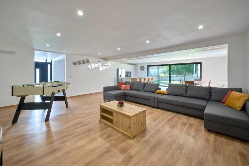 Paris Premium Family House