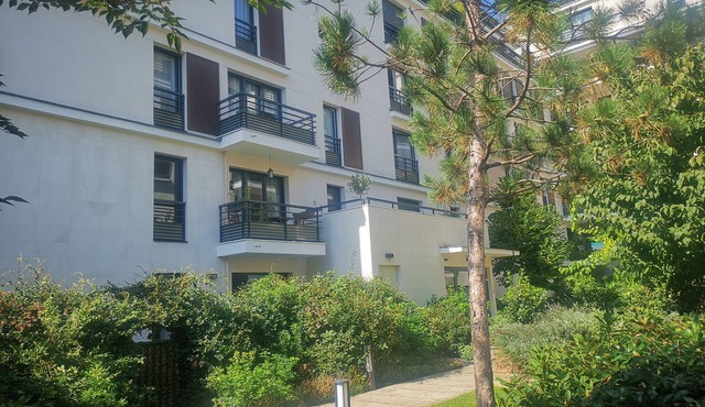 PARIS SAINT MANDE: Super Apartment near the Bois Vincennes