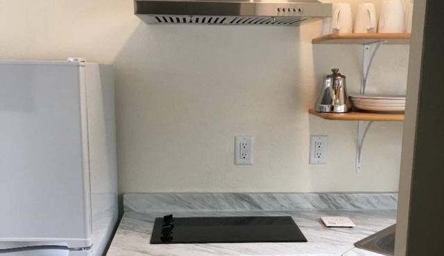 Paris studio by Amazon Park