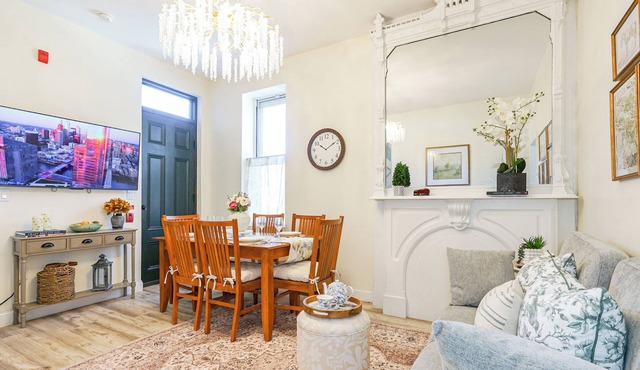 Parisian 3BR Stay - Near Penn, Drexel & Dining