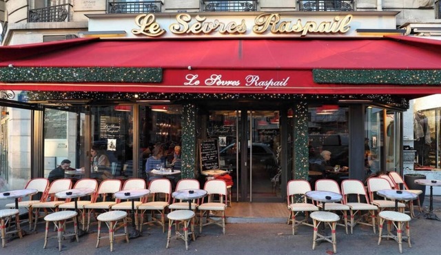 PARISIAN APARTMENT LOCATED IN SAINT GERMAIN - 1 BEDROOM - RUE VANEAU