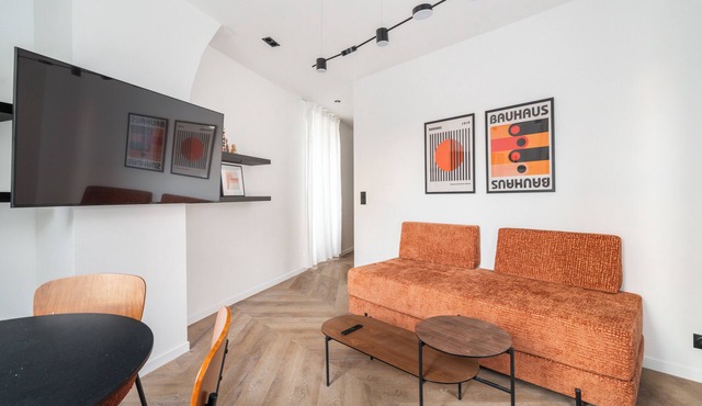 Parisian Design Apartment - 2 rooms - sleeps 4 - Palais Maillot