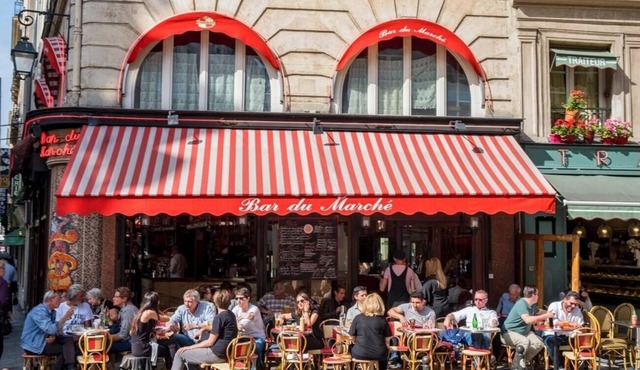 PARISIAN ELEGANCEWITH EXPOSED BEAMS PERFECTLY LOCATED-SAINT GERMAIN– RUE DU BUCI