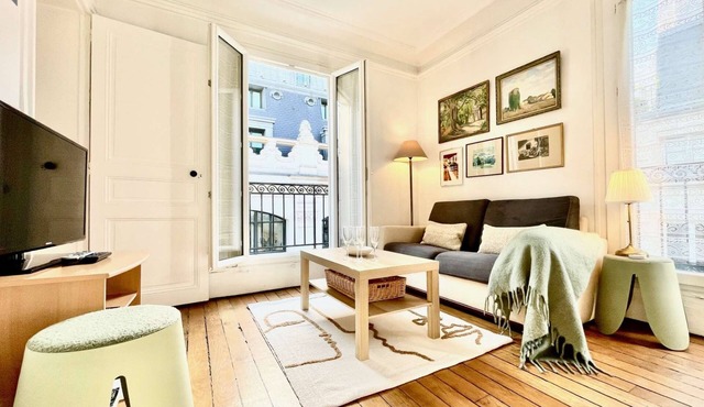 Parisian Home | Studio | Opéra