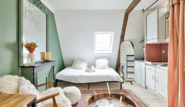 Parisian studio near Place de la République