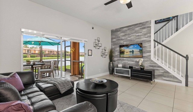 Park all day, recharge in style- 10min to Disney, clean, revamped w/resort pool