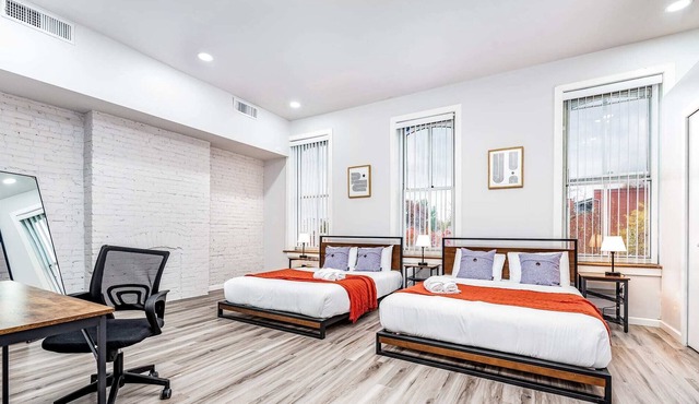 Park Ave Townhome w/parking by CozySuites