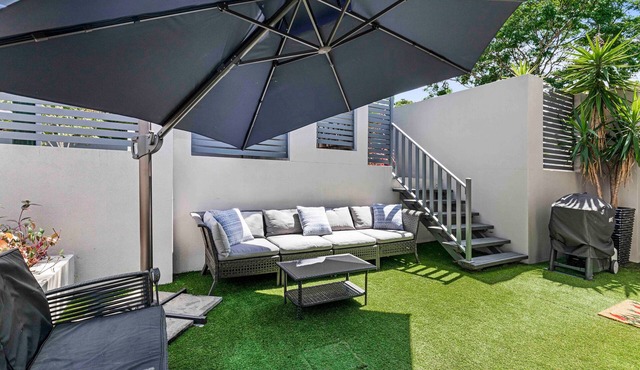 Park Avenue 1BR Hideaway King Bd Private Courtyard