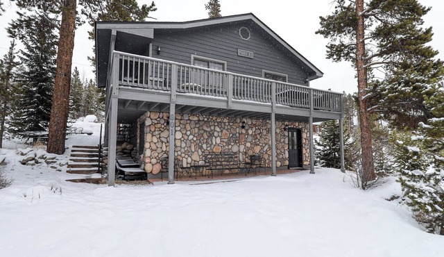 Park Avenue - Nice four bedroom two bath home in the heart of Grand Lake!