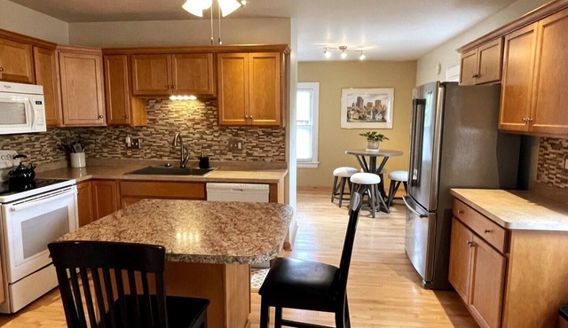 Park Avenue Residence - Historic 2-bed/2-bath