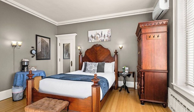 Park Avenue Suite w/Jacuzzi & Fireplace