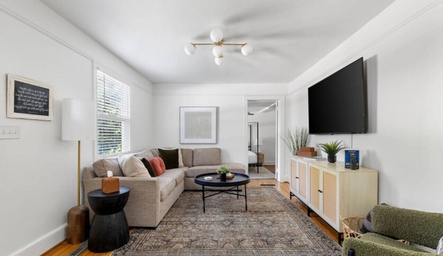 Park Circle - Firefly - Renovated 3 Bedroom!