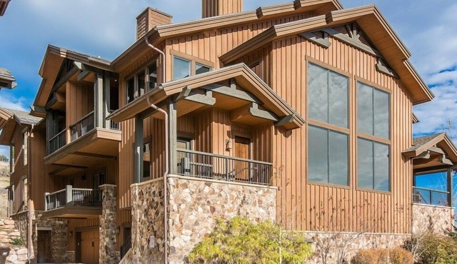Park City Townhome w/Views - Walk to Gondola!