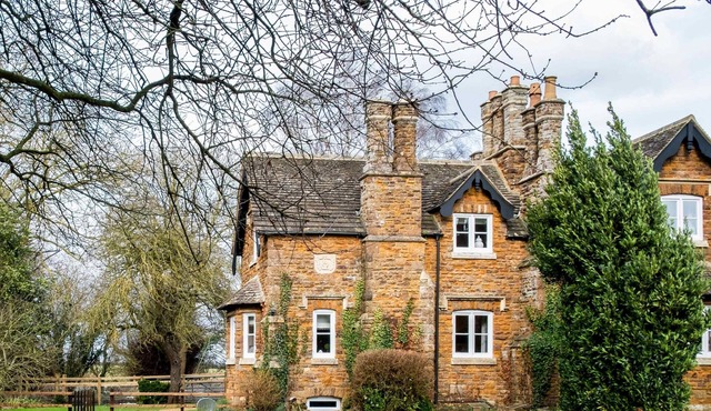 Park Cottage Summary: