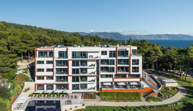Park Hill Residences with private pool and garage, Istria