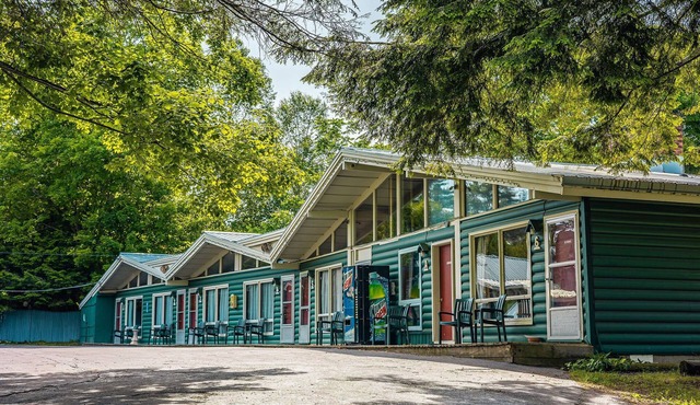Park Motel and Cabins