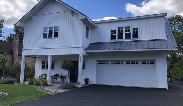 Park Point Getaway - Modern - New - 1 Mile to Canal Park - Half block to Beach