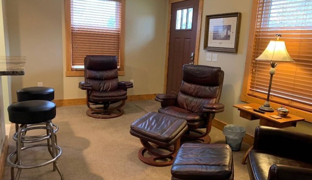 Park Right by Your Door -1 BR, 1 Bath, Full Kitchen, 1st Floor Laundry.