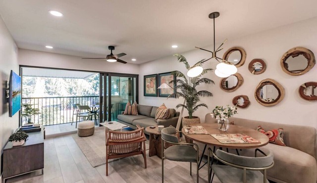 Park Shore Resort-BLDGC#218*Amazingly remodeled*