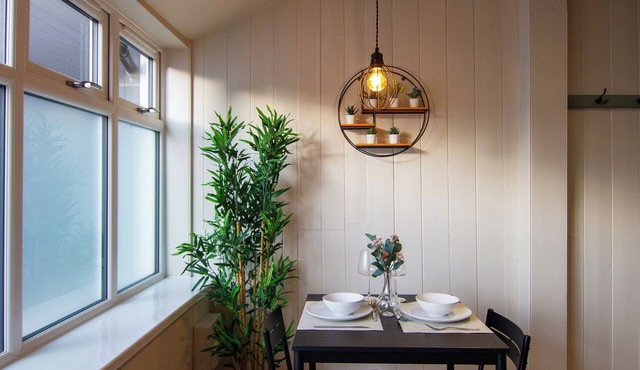 Park St Studio - relaxing new build apartment in the centre of Salisbury