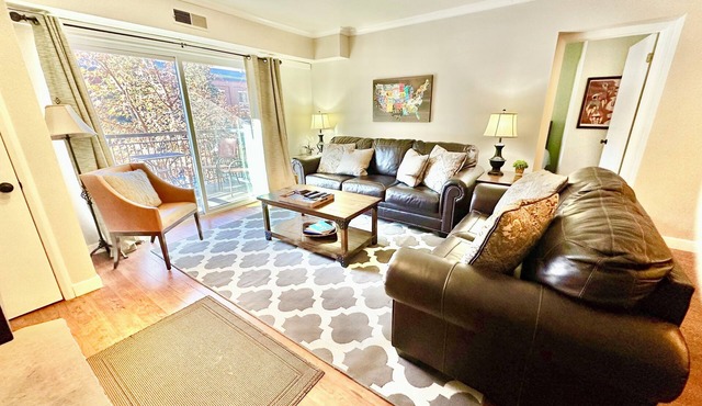 Park Station 3-Bdrm Old Town Main St Town Lift Heated Pool & Hot Tub Parking