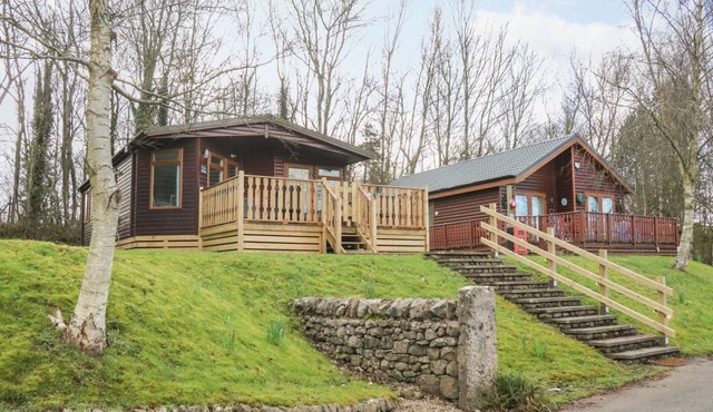 PARK VIEW LODGE, ARNSIDE 7, pet friendly, with pool in Carnforth