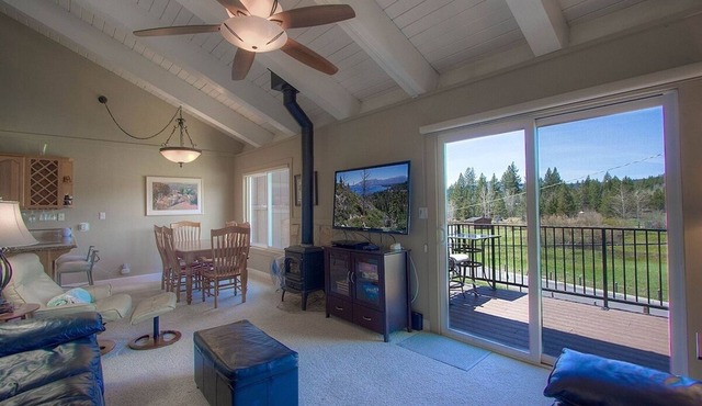 Park View Paradise 3 Bedroom Condo by RedAwning