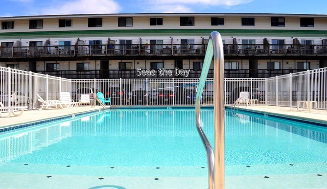 Park View, Pool, Fireworks and short walk to the Beach - Book Now!