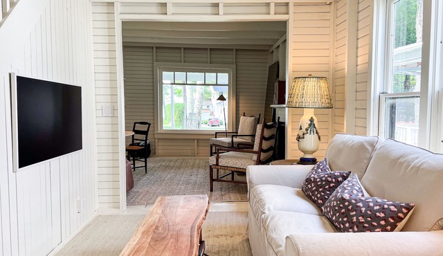 Park Walk Place - Lovely 4 bd/2 bth cottage, newly decorated w/renovations