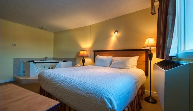 Park West Inn